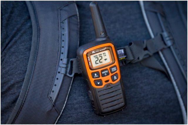 Choose Two Way Radios Instead of Mobile Phones