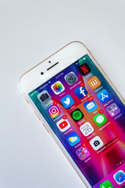 smartphone screen displaying social media icons